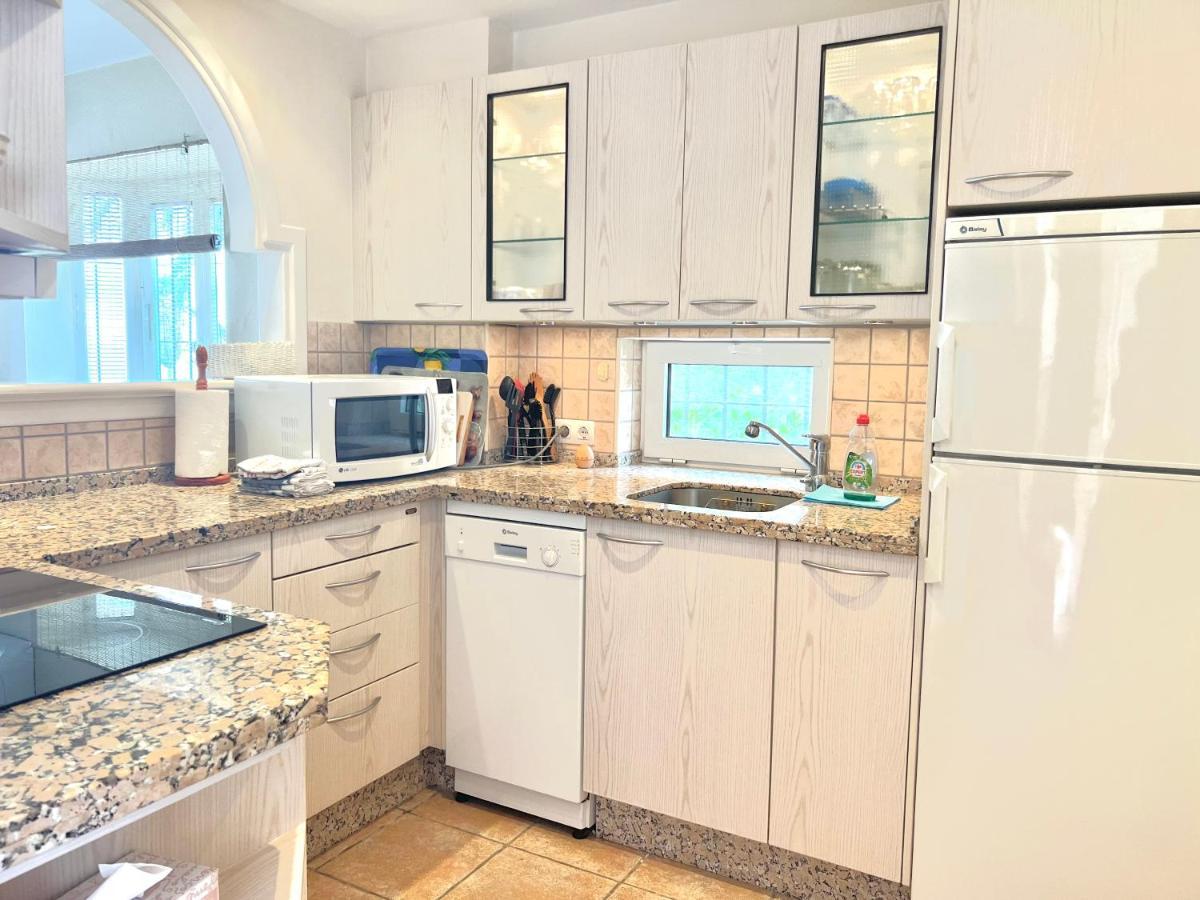 Fabulous Vacation In A 2 Bedroom Townhouse With 2 Terraces Overlooking The Sea, Suitable For 6 People 3 Swimming Pools Tennis And 200 Mts From The Sea El Faro エクステリア 写真